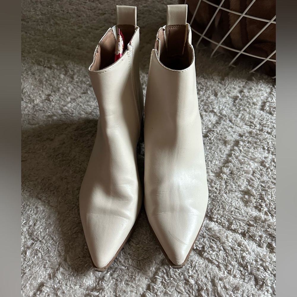 Universal Threads Booties